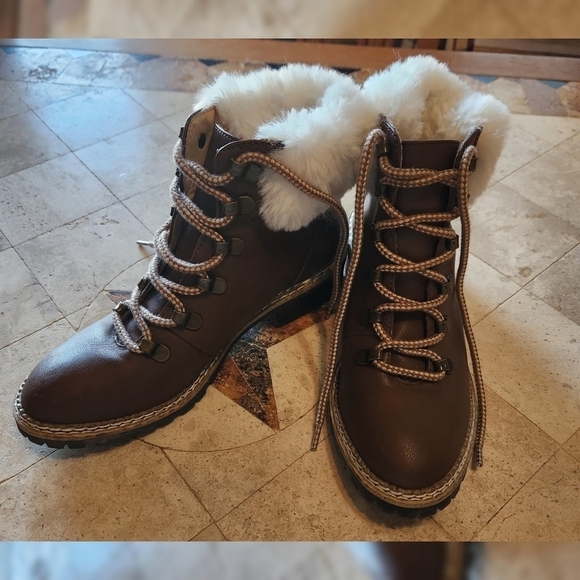 Express Faux Fur Boots Size 7 - Picture 1 of 6